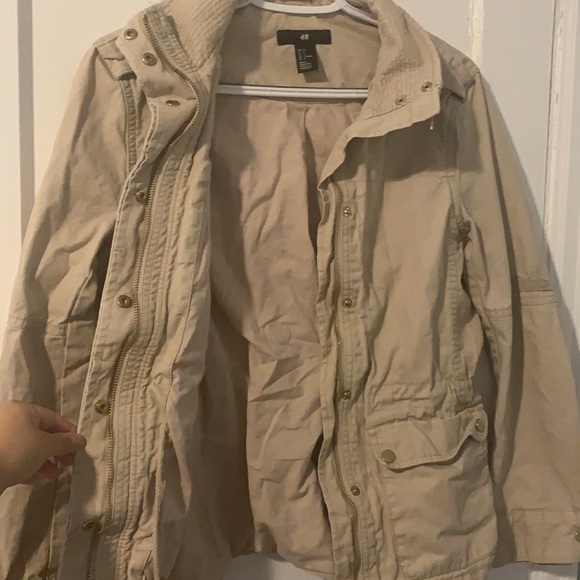 H&M tan jacket 🧥 - Picture 2 of 4